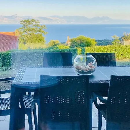 Beautiful In With House Sea View Apartment